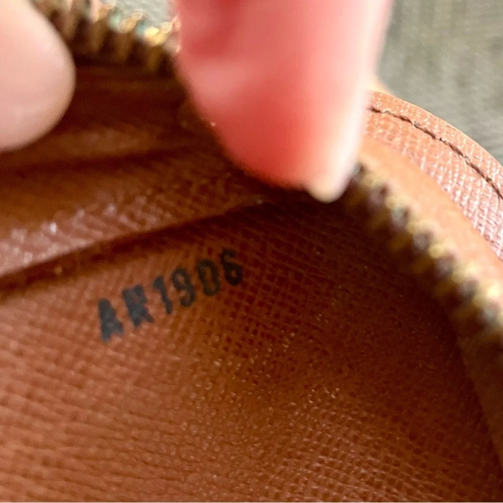 Louis Vuitton Authentic Monogram Orsay Clutch/ Crossbody - Picture 8 of 12